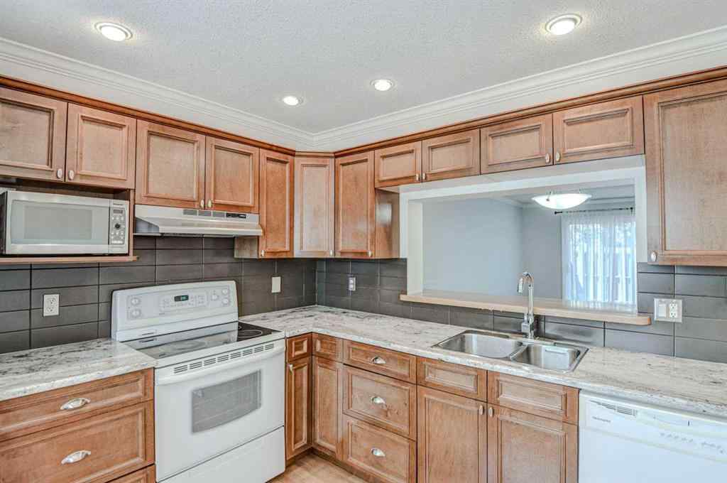 MLS® A2237206 - Unit #98 210 86 Avenue SE in Acadia Calgary, Residential