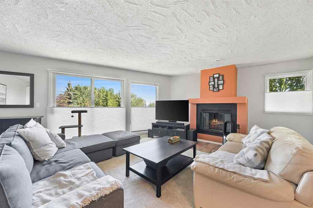 MLS® A2237209 - 2326 19 Street SW in Bankview Calgary, Residential