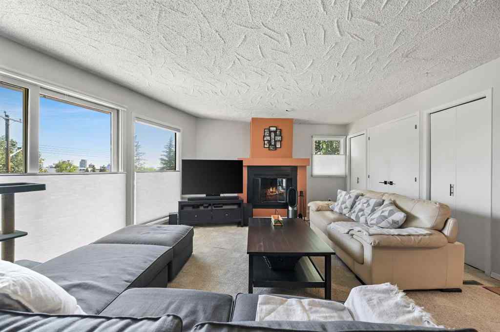 MLS® A2237209 - 2326 19 Street SW in Bankview Calgary, Residential