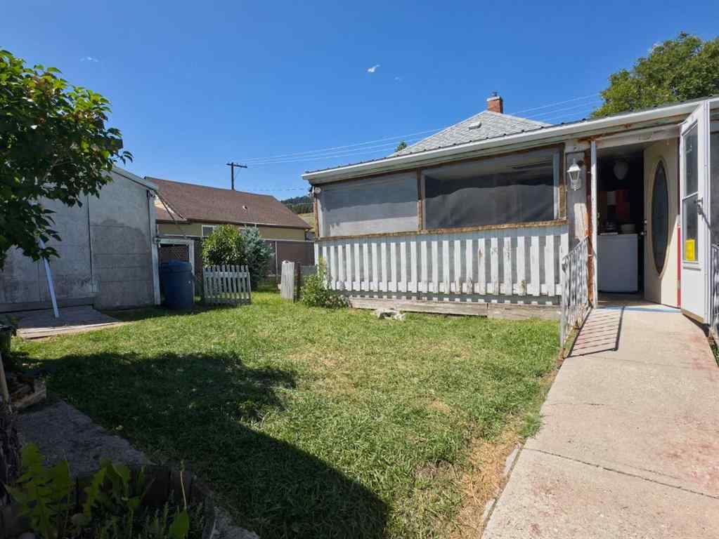 MLS® A2237217 - 6754 17 Avenue  in NONE Coleman, Residential