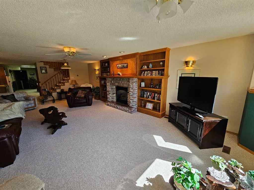 MLS® A2237245 - 301 Centre Avenue NE in NONE Milk River, Residential