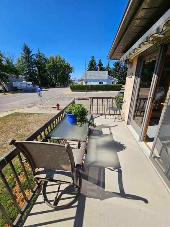 MLS® A2237245 - 301 Centre Avenue NE in NONE Milk River, Residential