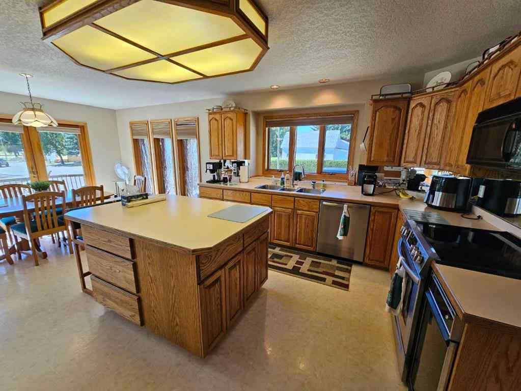 MLS® A2237245 - 301 Centre Avenue NE in NONE Milk River, Residential