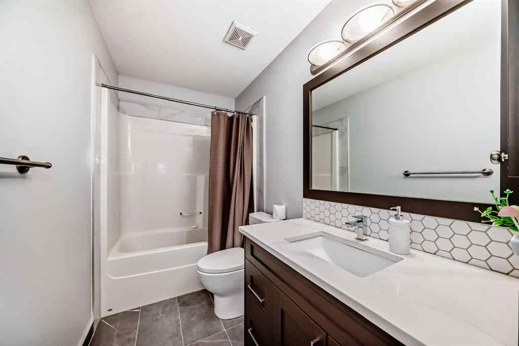 MLS® A2237250 - 172 SPRINGMERE Grove  in Westmere Chestermere, Residential