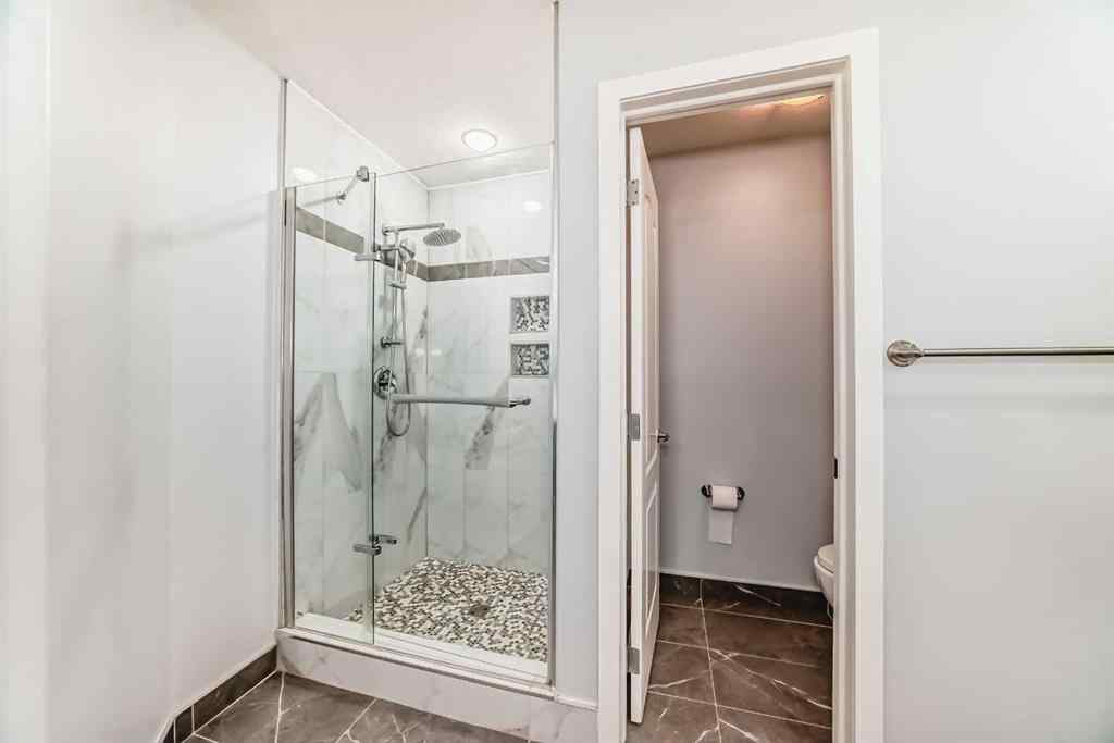 MLS® A2237250 - 172 SPRINGMERE Grove  in Westmere Chestermere, Residential