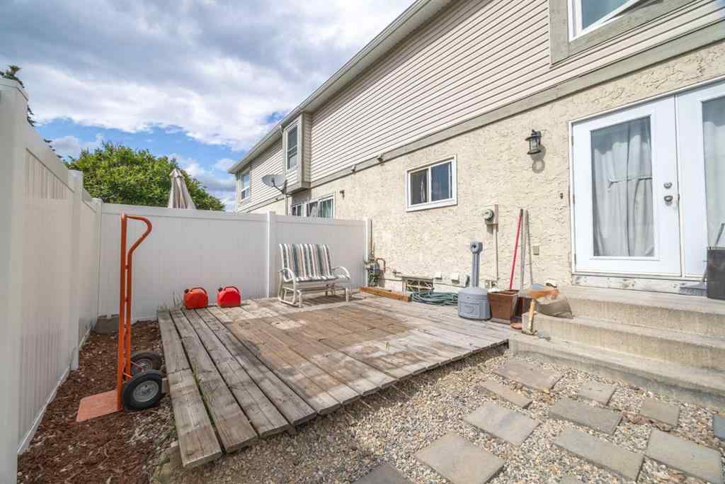 MLS® A2237259 - 105 Deer Ridge Lane SE in Deer Run Calgary, Residential