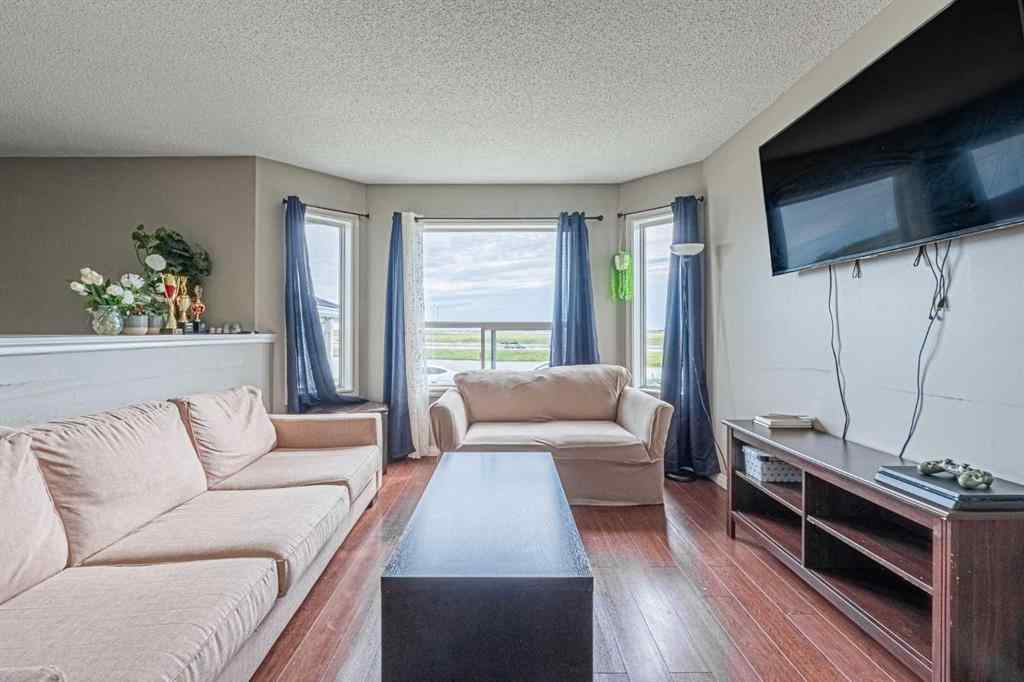MLS® A2237301 - 96 Appleside Close SE in Applewood Park Calgary, Residential