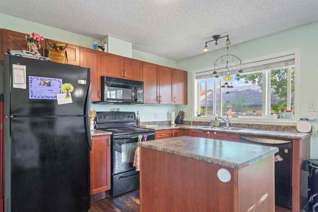 MLS® A2237303 - 25 Elgin Meadows View SE in McKenzie Towne Calgary, Residential