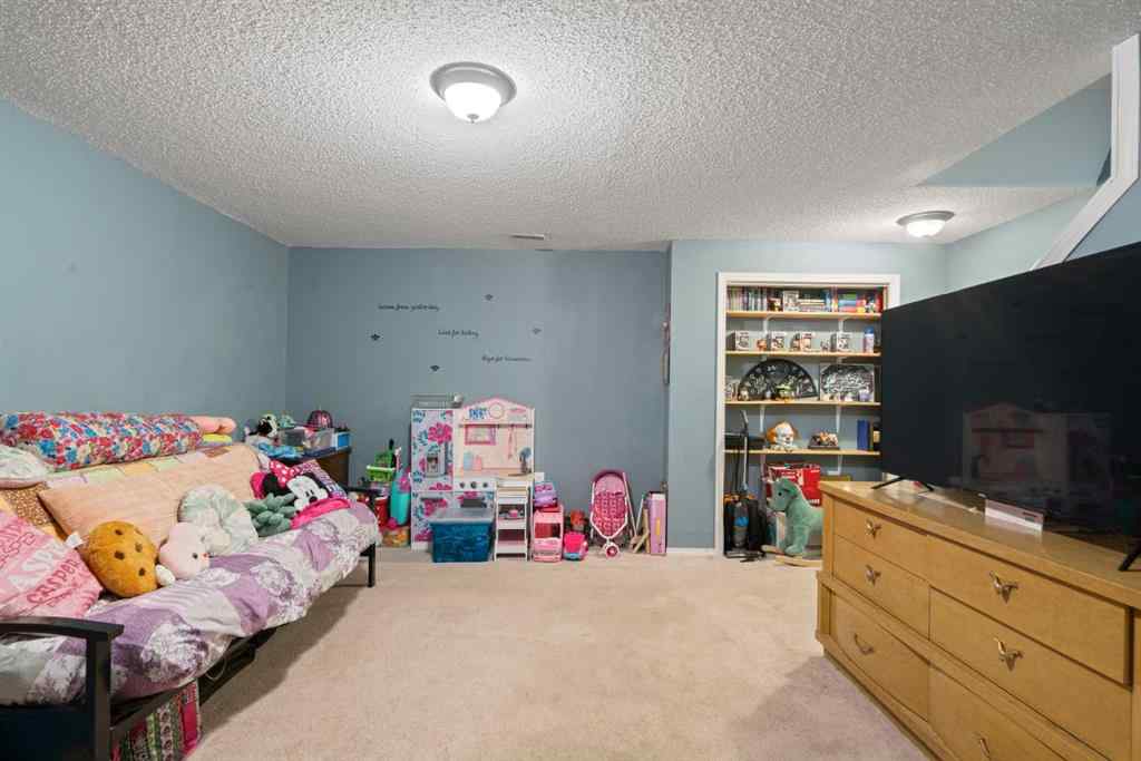 MLS® A2237303 - 25 Elgin Meadows View SE in McKenzie Towne Calgary, Residential