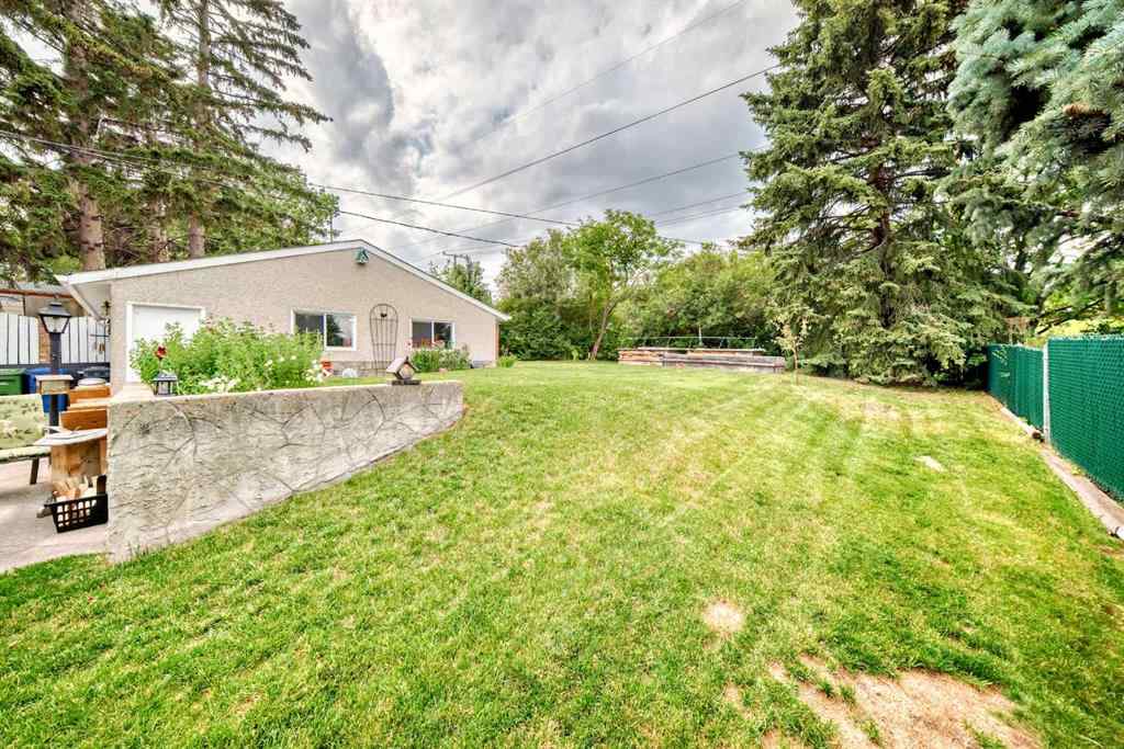 MLS® A2237324 - 1004 Hunterston Hill NW in Huntington Hills Calgary, Residential