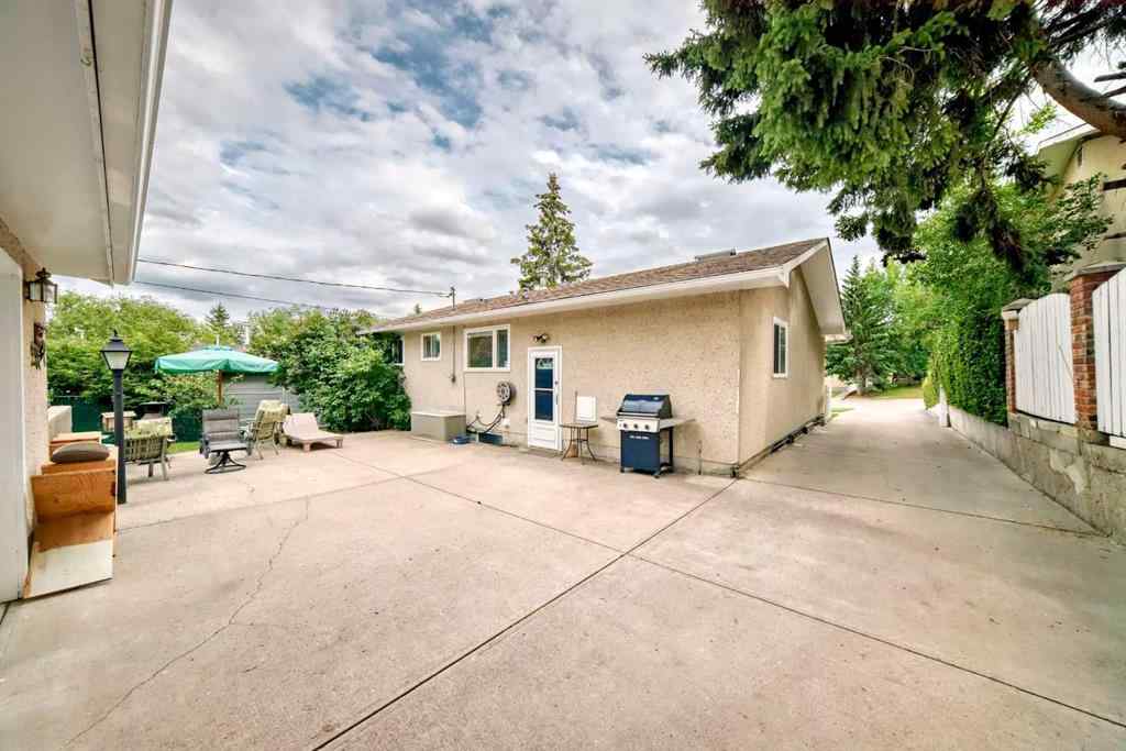 MLS® A2237324 - 1004 Hunterston Hill NW in Huntington Hills Calgary, Residential