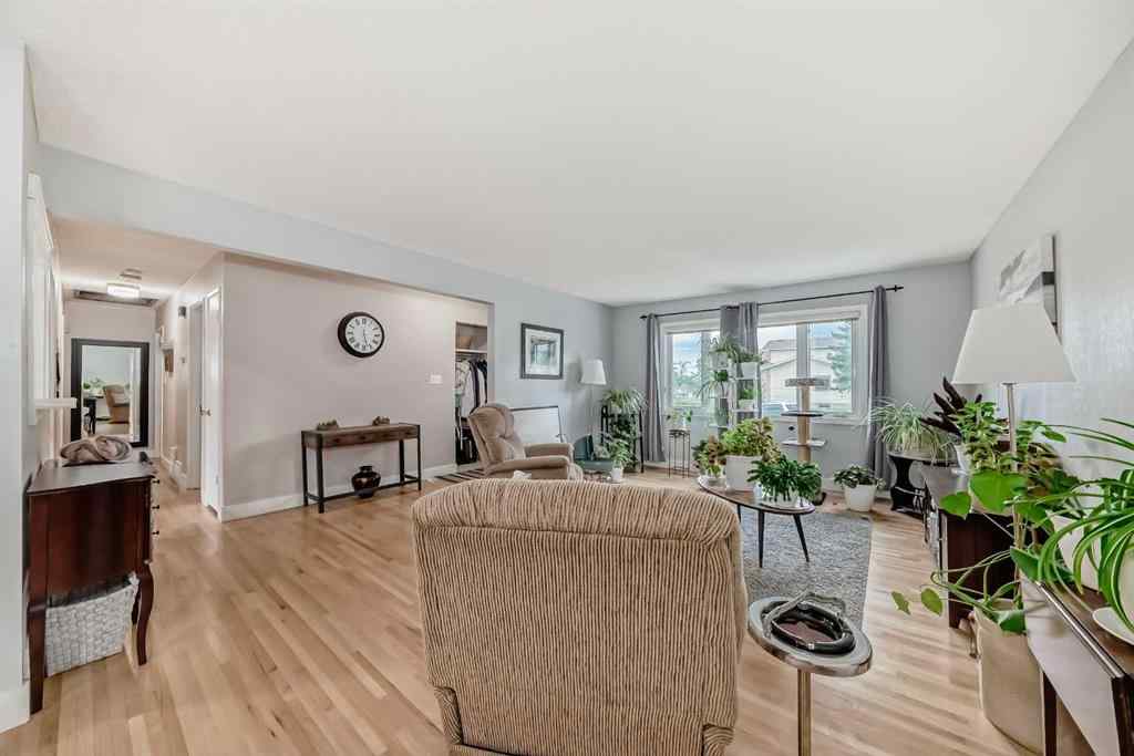 MLS® A2237324 - 1004 Hunterston Hill NW in Huntington Hills Calgary, Residential