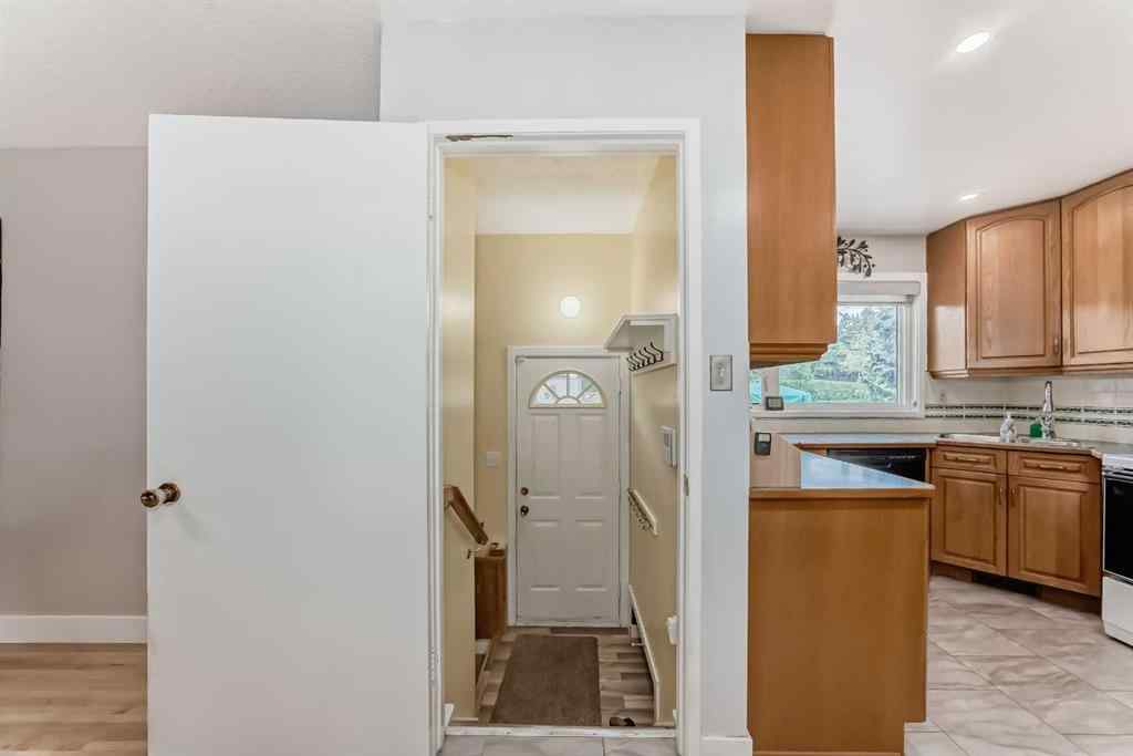 MLS® A2237324 - 1004 Hunterston Hill NW in Huntington Hills Calgary, Residential