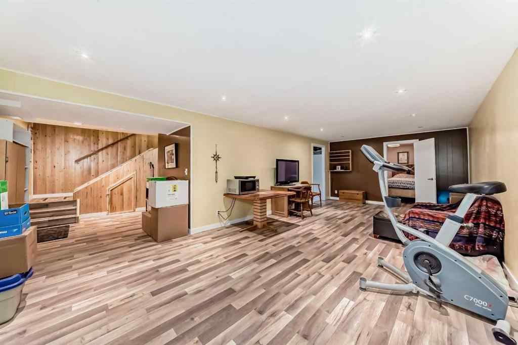 MLS® A2237324 - 1004 Hunterston Hill NW in Huntington Hills Calgary, Residential