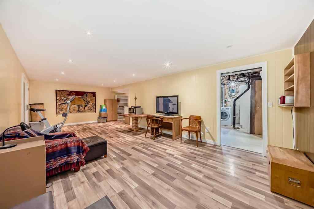 MLS® A2237324 - 1004 Hunterston Hill NW in Huntington Hills Calgary, Residential