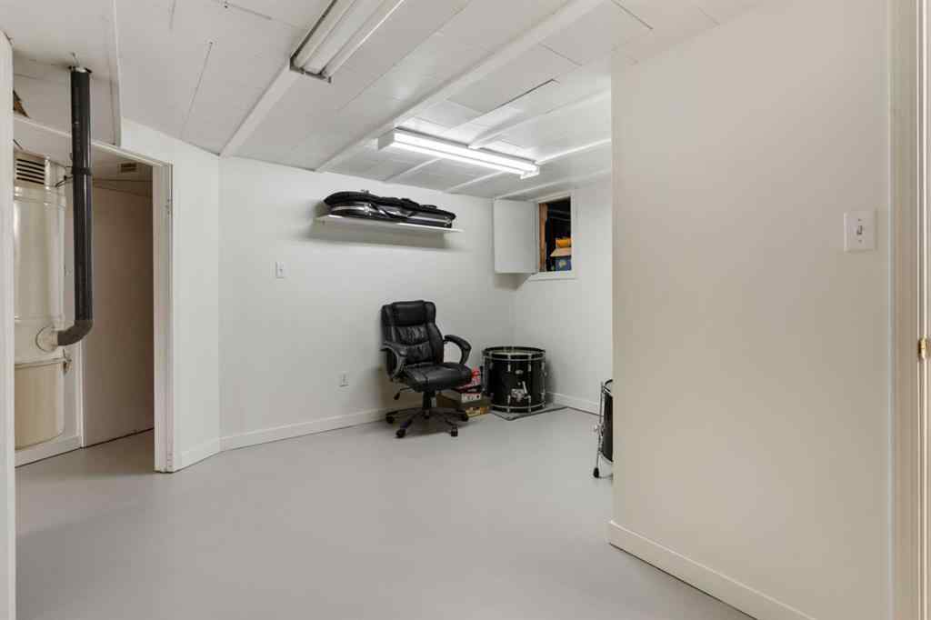 MLS® A2237328 - 4936 49 Street  in Hardisty Hardisty, Residential