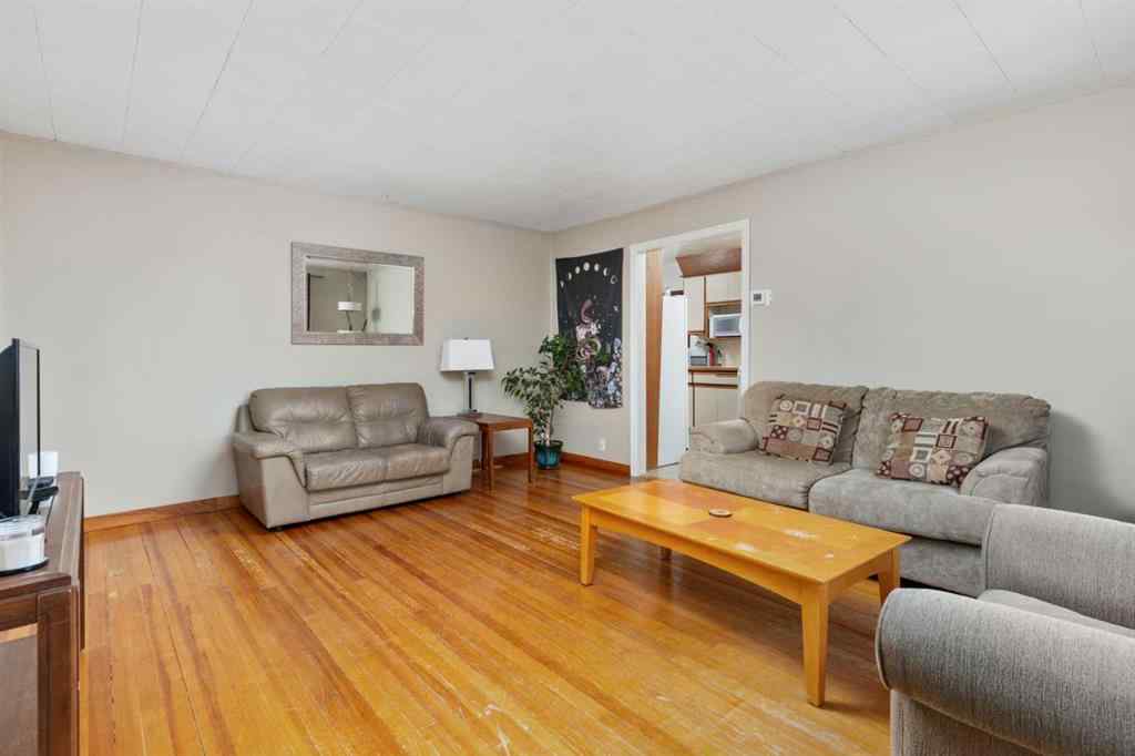 MLS® A2237328 - 4936 49 Street  in Hardisty Hardisty, Residential