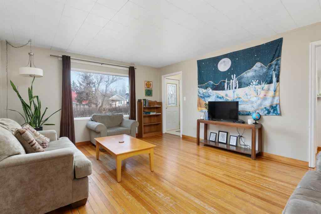MLS® A2237328 - 4936 49 Street  in Hardisty Hardisty, Residential