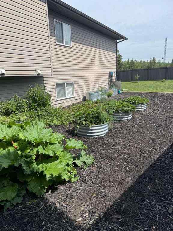 MLS® A2237334 - 6705 58 Street  in NONE Rocky Mountain House, Residential