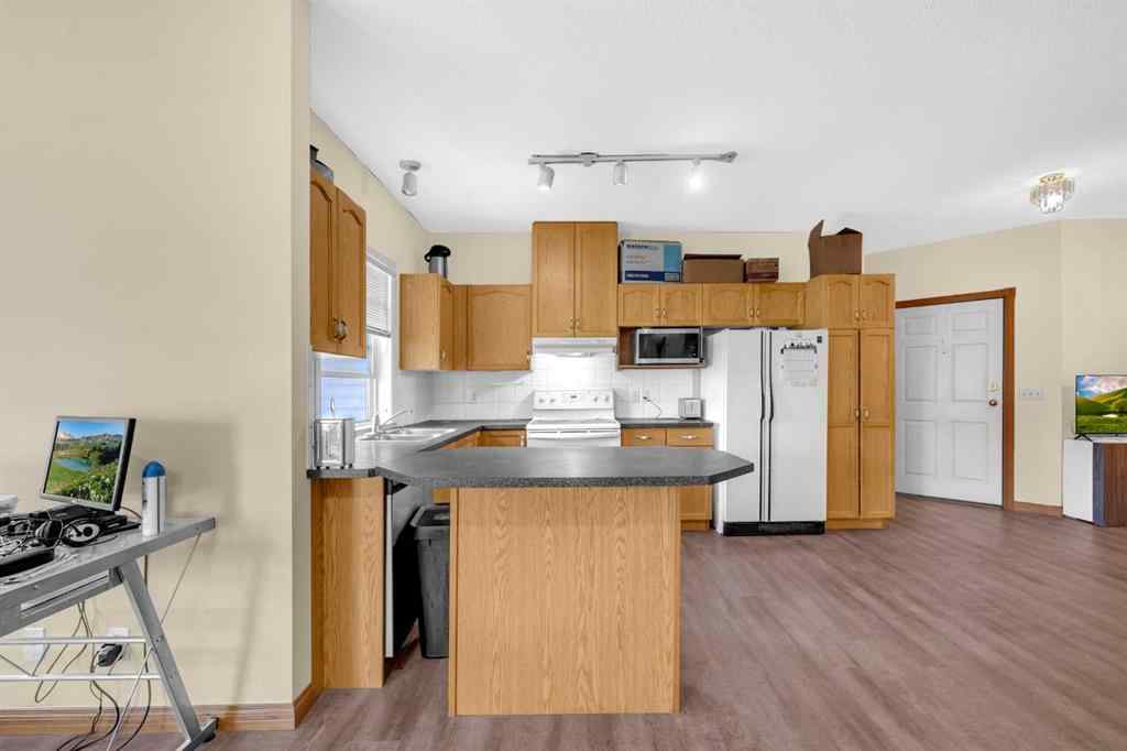 MLS® A2237366 - Unit #210 1920 14 Avenue NE in Mayland Heights Calgary, Residential