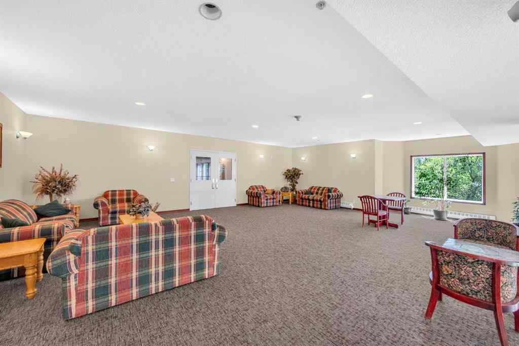 MLS® A2237366 - Unit #210 1920 14 Avenue NE in Mayland Heights Calgary, Residential