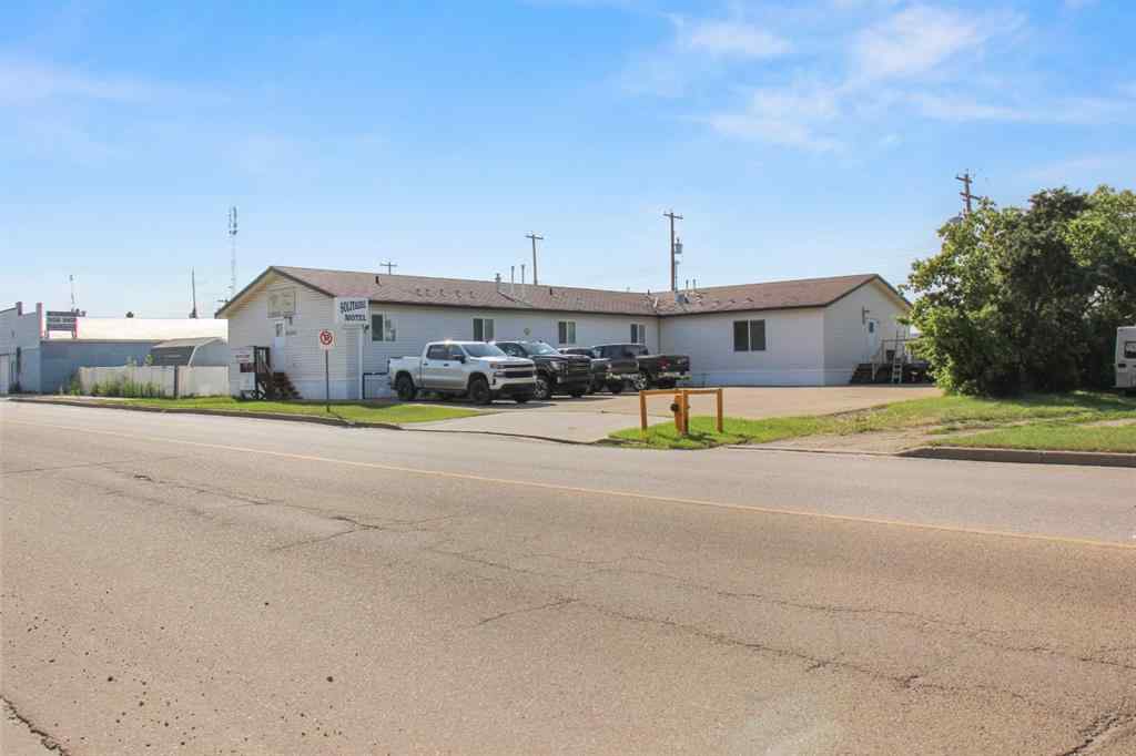 MLS® A2237460 - 5112 49 Street  in Hardisty Hardisty, Commercial