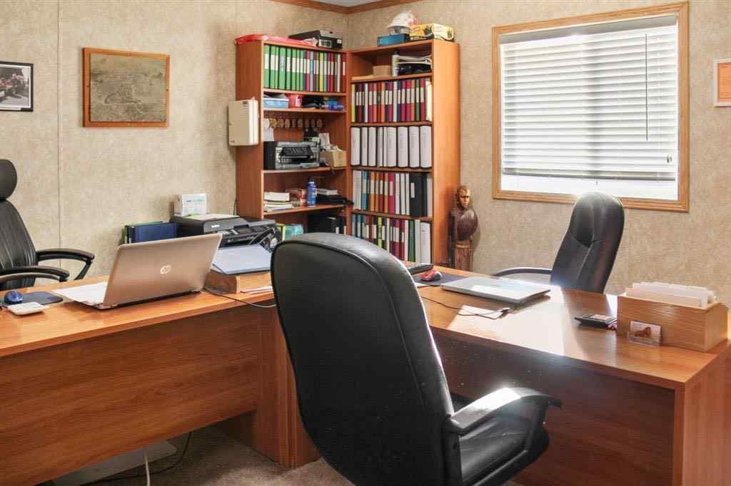 MLS® A2237460 - 5112 49 Street  in Hardisty Hardisty, Commercial