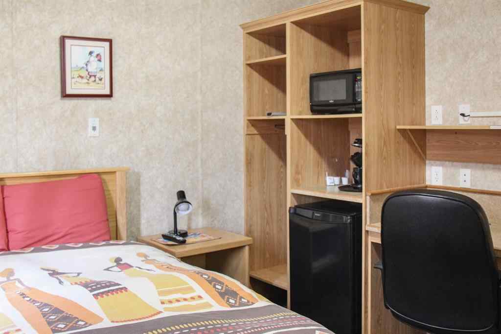 MLS® A2237460 - 5112 49 Street  in Hardisty Hardisty, Commercial