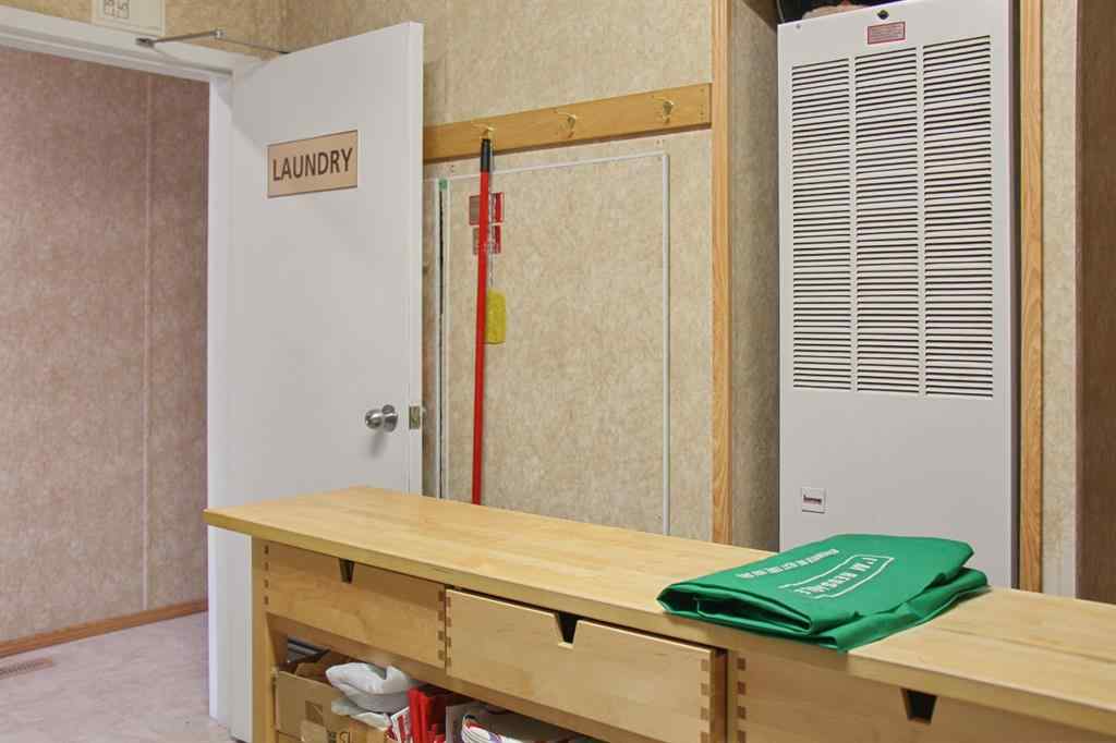 MLS® A2237460 - 5112 49 Street  in Hardisty Hardisty, Commercial