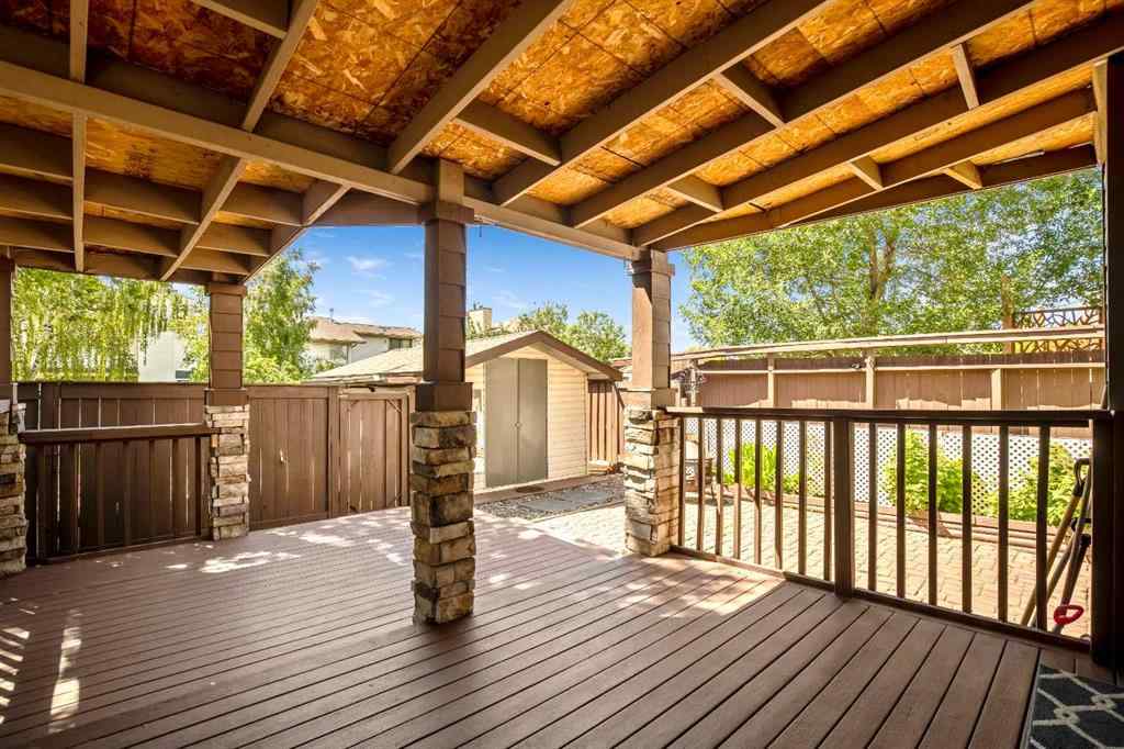 MLS® A2237472 - 29 Woodglen Crescent SW in Woodbine Calgary, Residential