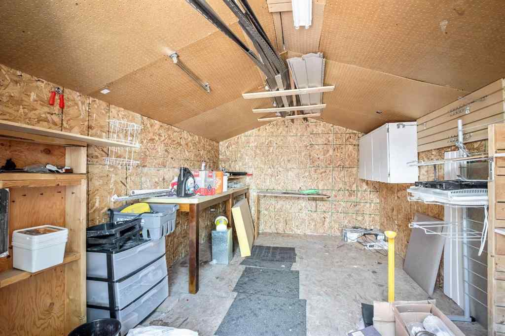 MLS® A2237472 - 29 Woodglen Crescent SW in Woodbine Calgary, Residential