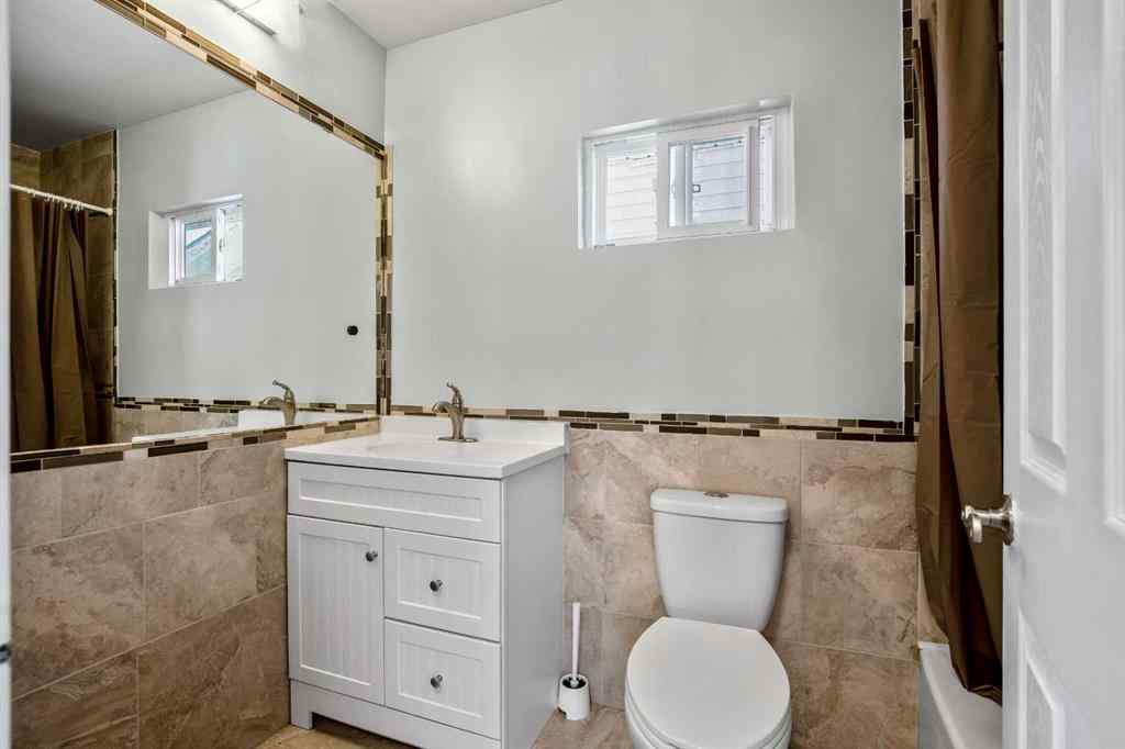 MLS® A2237472 - 29 Woodglen Crescent SW in Woodbine Calgary, Residential