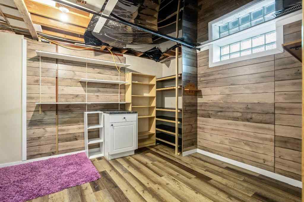 MLS® A2237472 - 29 Woodglen Crescent SW in Woodbine Calgary, Residential