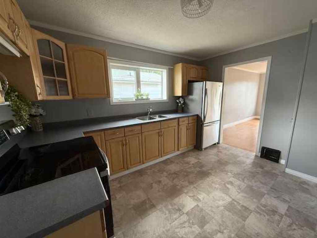 MLS® A2237482 - 10210 103 Street  in NONE Hythe, Residential