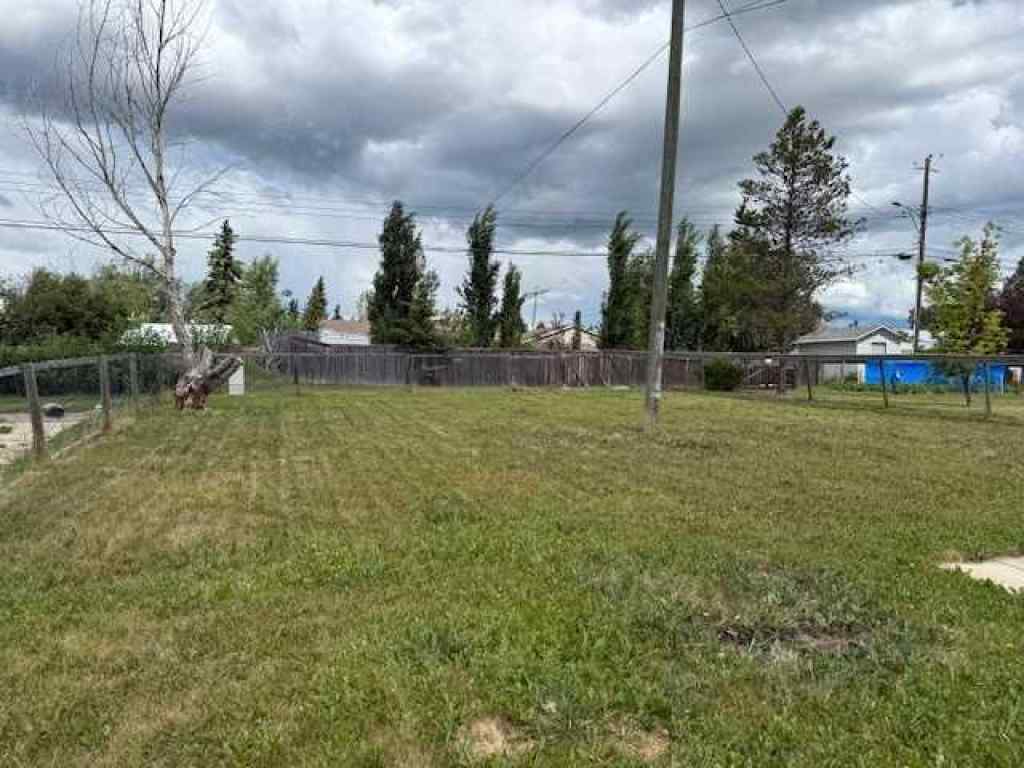 MLS® A2237482 - 10210 103 Street  in NONE Hythe, Residential