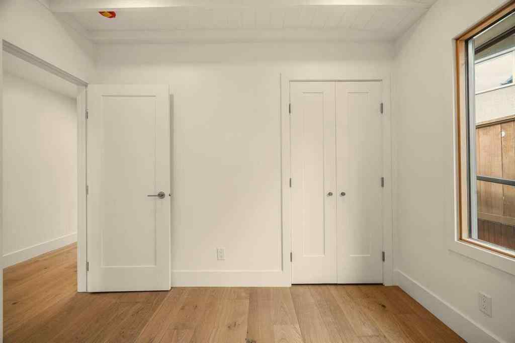 MLS® A2237511 - 2724 Crawford Road NW in Charleswood Calgary, Residential