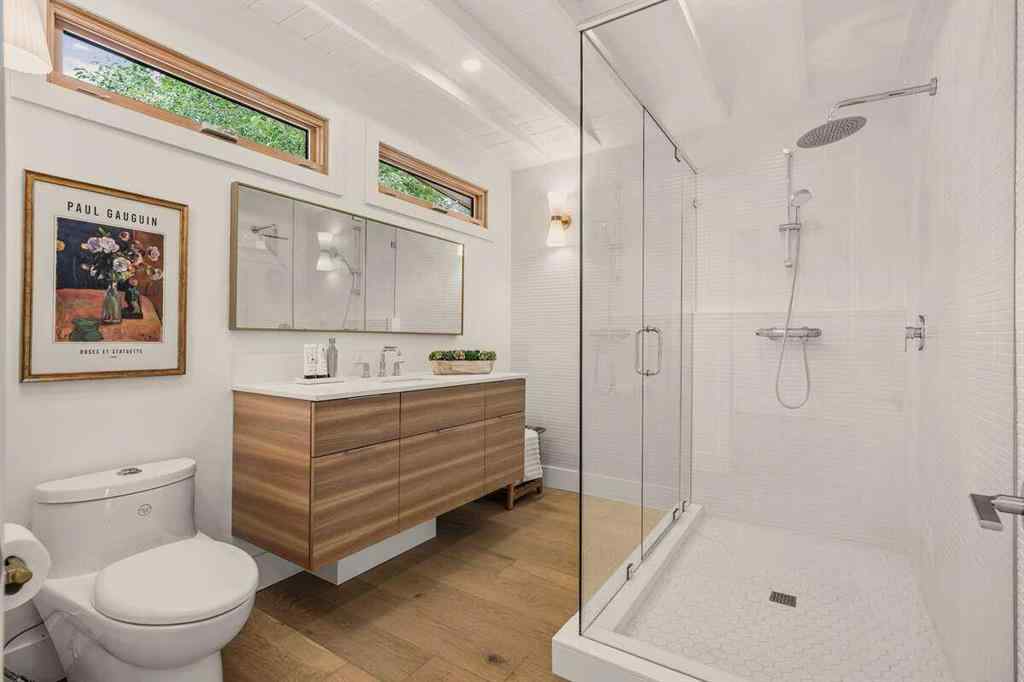MLS® A2237511 - 2724 Crawford Road NW in Charleswood Calgary, Residential