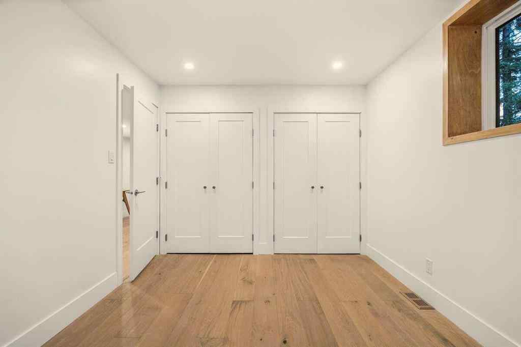 MLS® A2237511 - 2724 Crawford Road NW in Charleswood Calgary, Residential