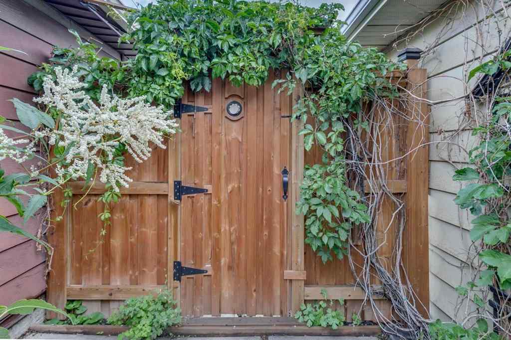 MLS® A2237558 - 85 Erin Woods Place SE in Erin Woods Calgary, Residential