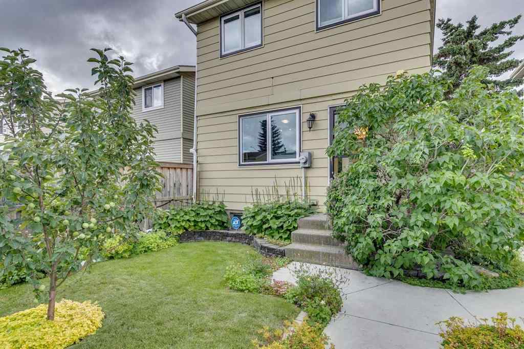 MLS® A2237558 - 85 Erin Woods Place SE in Erin Woods Calgary, Residential