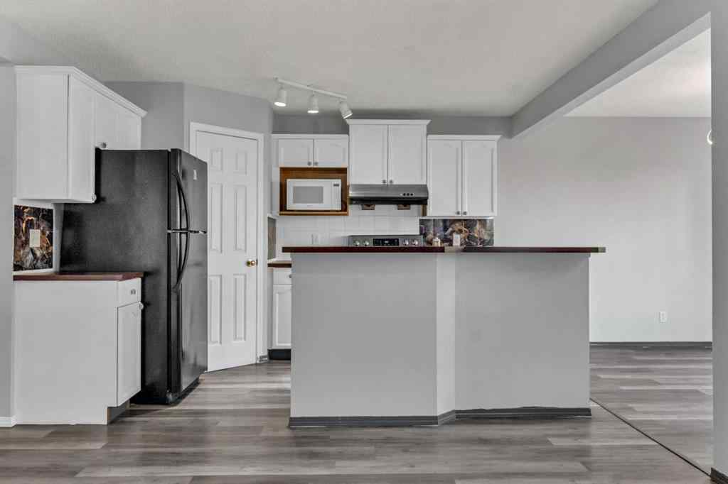 MLS® A2237567 - 42 Royal Elm Drive NW in Royal Oak Calgary, Residential