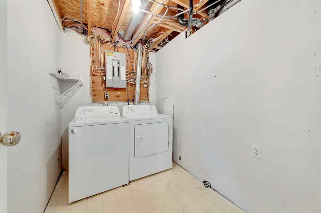 MLS® A2237609 - 5913 41 Street  in Southridge Lloydminster, Residential