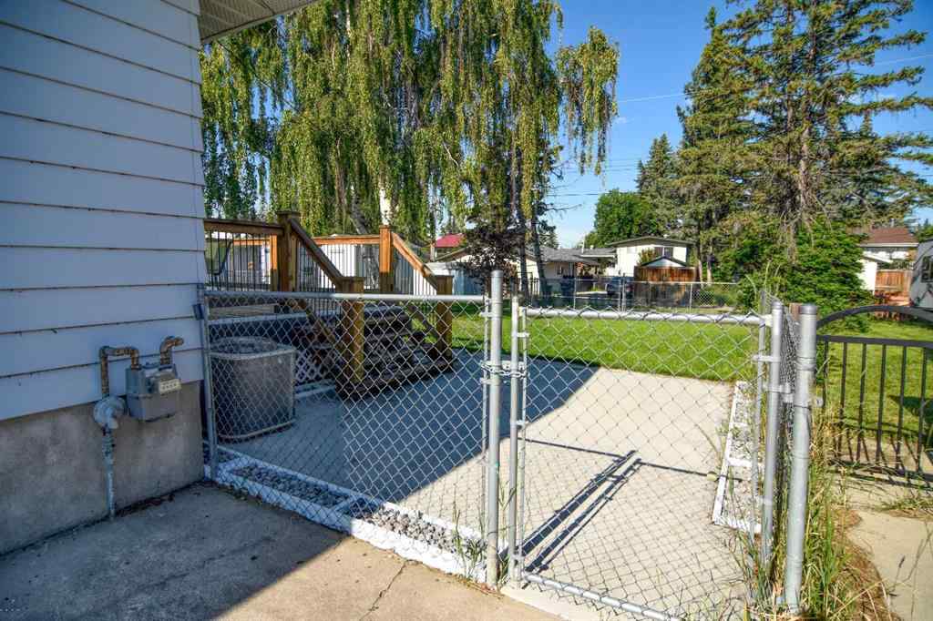 MLS® A2237638 - 5 Windsor Place  in Westmount_Strathmore Strathmore, Residential