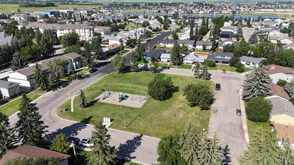 MLS® A2237638 - 5 Windsor Place  in Westmount_Strathmore Strathmore, Residential