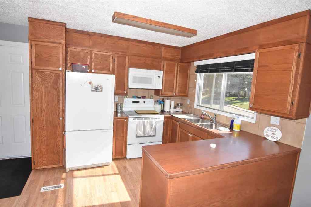MLS® A2237638 - 5 Windsor Place  in Westmount_Strathmore Strathmore, Residential
