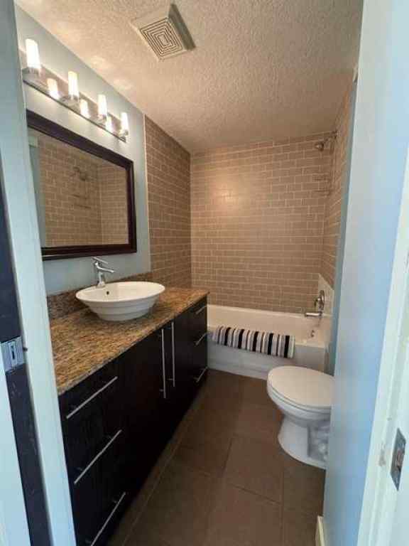 MLS® A2237655 - 134 31 Avenue NE in Tuxedo Park Calgary, Residential