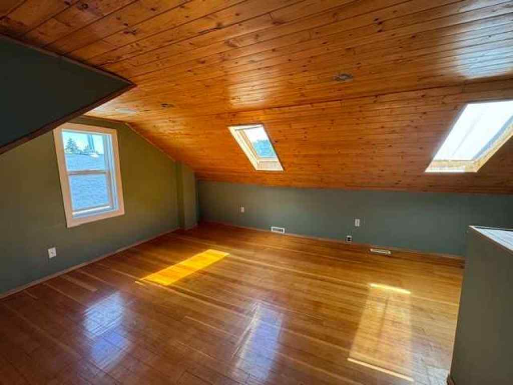 MLS® A2237655 - 134 31 Avenue NE in Tuxedo Park Calgary, Residential
