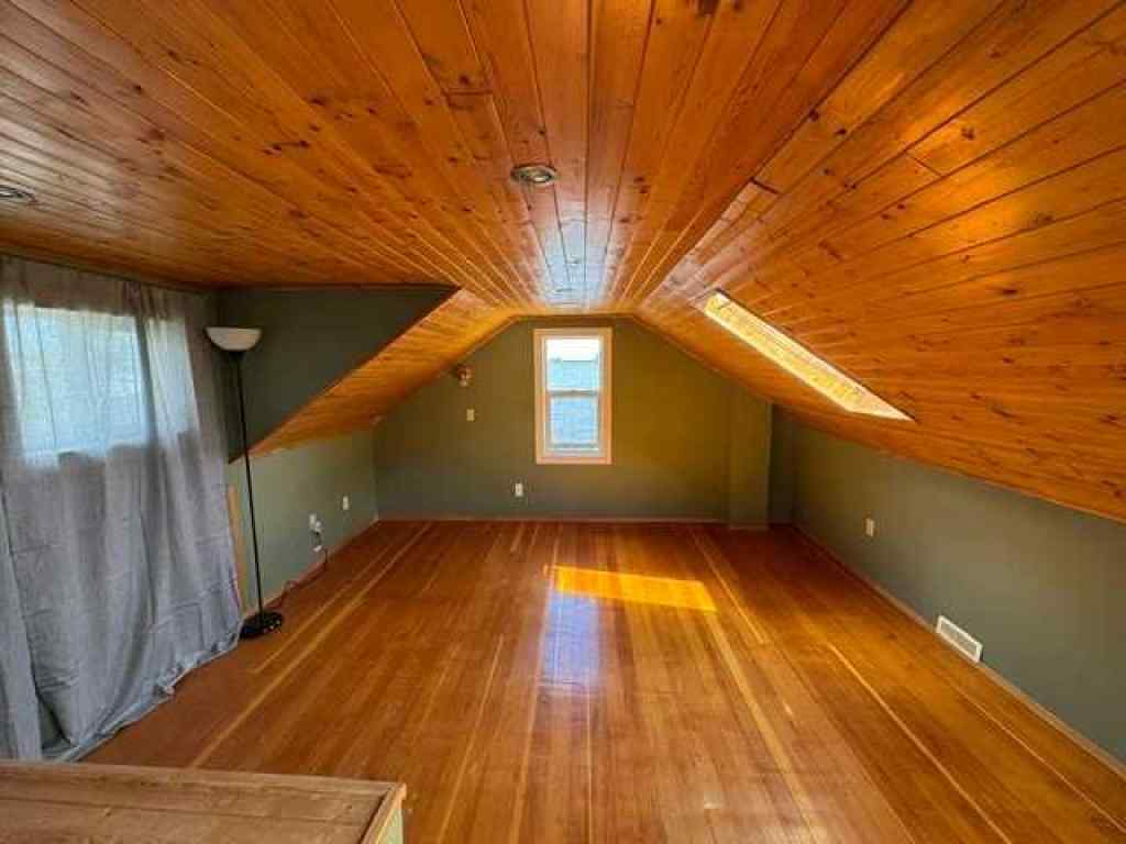 MLS® A2237655 - 134 31 Avenue NE in Tuxedo Park Calgary, Residential