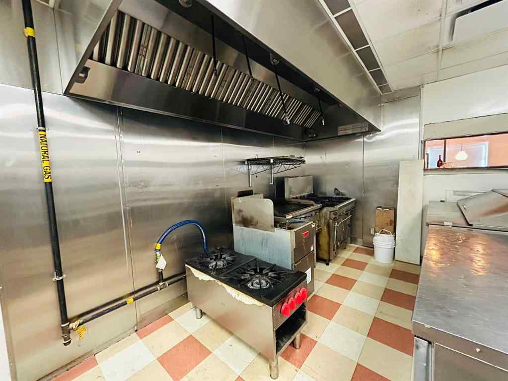 MLS® A2237658 - 412 Memorial Drive NE in Crescent Heights Calgary, Commercial