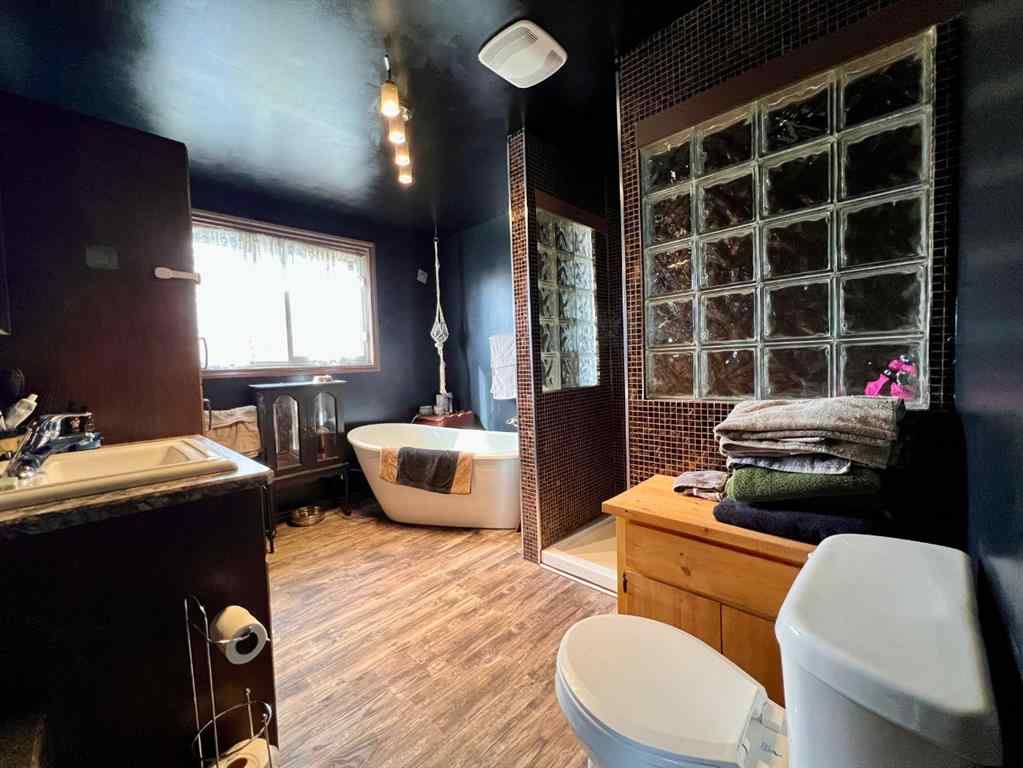 MLS® A2237688 - 5104 51 Street  in Edgerton Edgerton, Residential